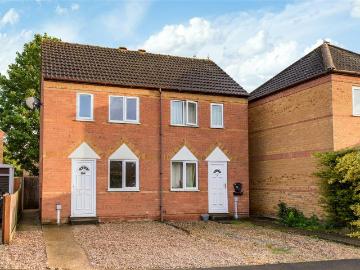 2 bedroom semi detached house for sale