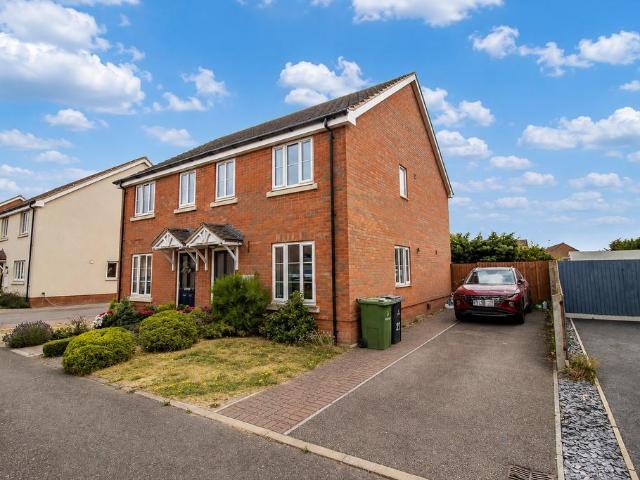 2 bedroom semi detached house for sale