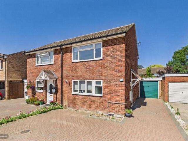 2 bedroom semi detached house for sale