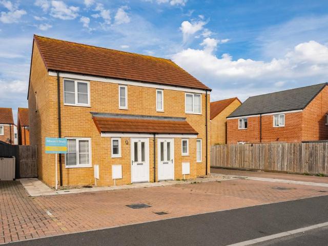 2 bedroom semi detached house for sale