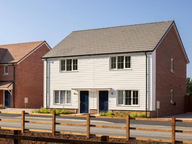 2 bedroom semi detached house for sale