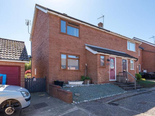2 bedroom semi detached house for sale