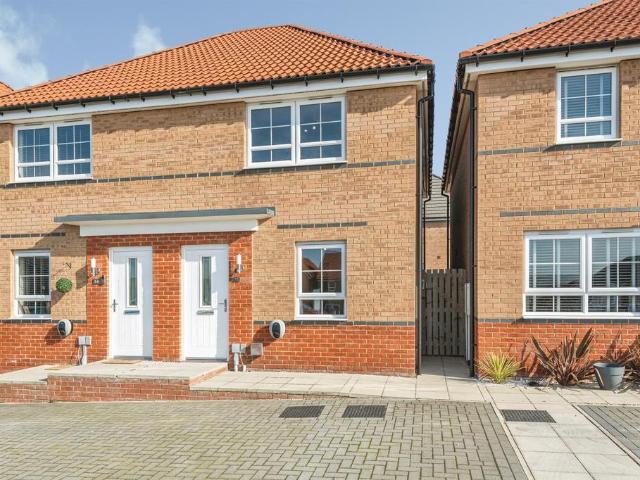 2 bedroom semi detached house for sale
