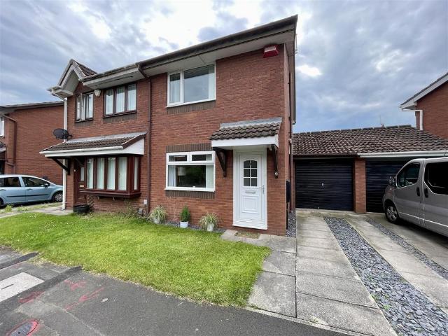 2 bedroom semi detached house for sale