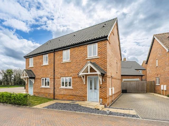 2 bedroom semi detached house for sale