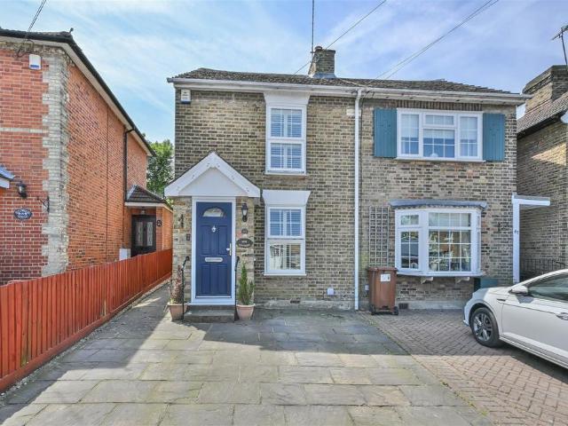 2 bedroom semi detached house for sale