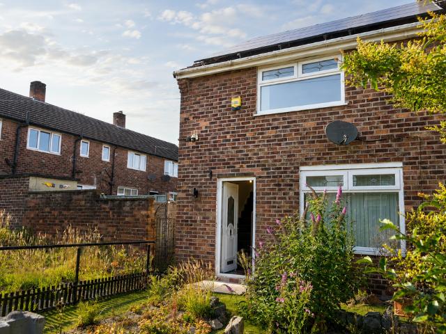 2 bedroom semi detached house for sale