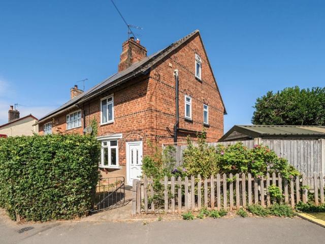 2 bedroom semi detached house for sale