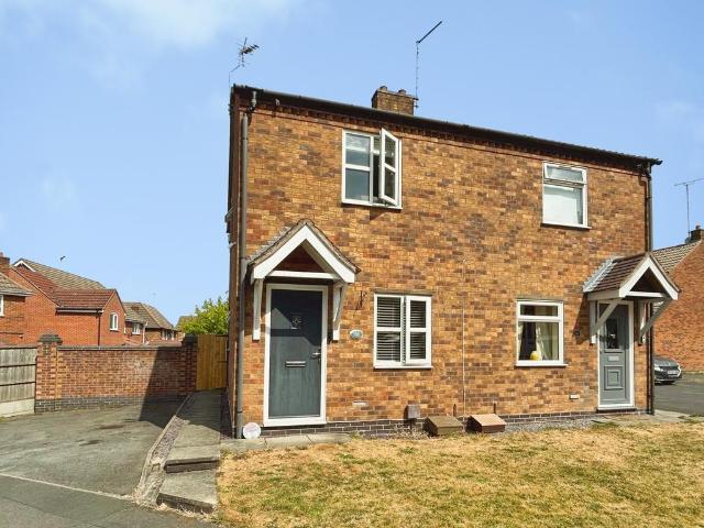 2 bedroom semi detached house for sale