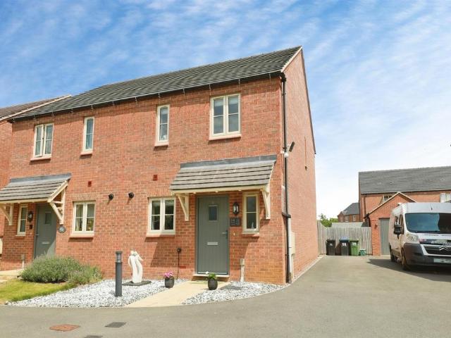2 bedroom semi detached house for sale