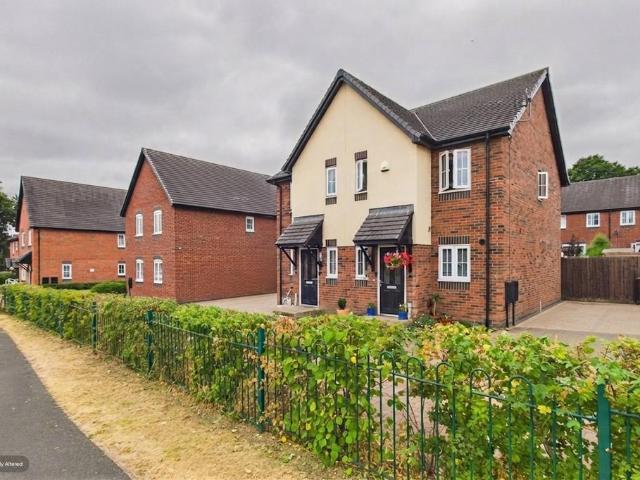 2 bedroom semi detached house for sale