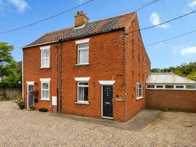 2 bedroom semi detached house for sale