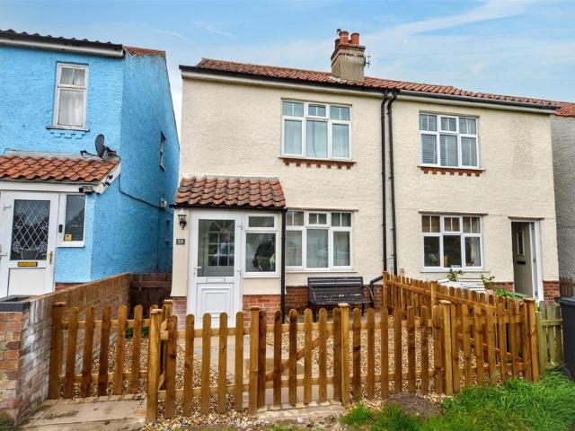 2 bedroom semi detached house for sale