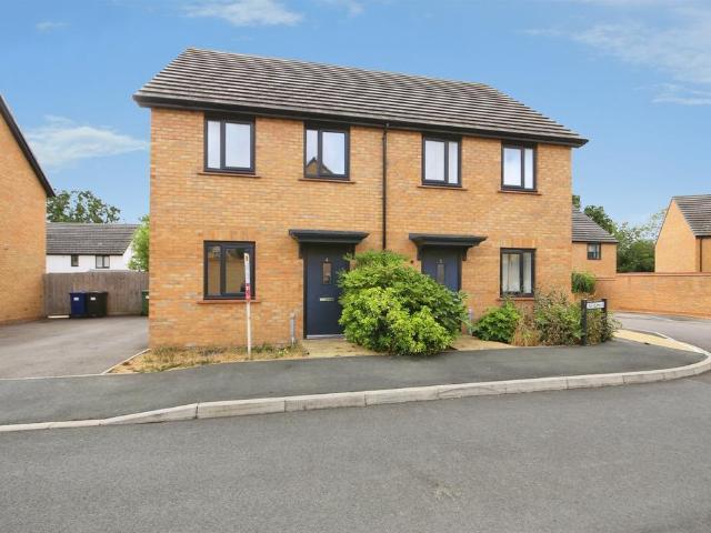 2 bedroom semi detached house for sale