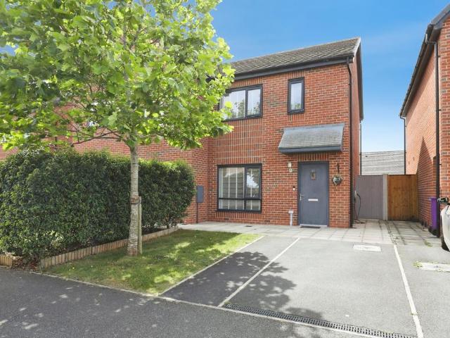 2 bedroom semi detached house for sale