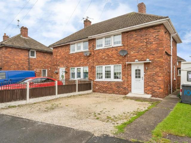 2 bedroom semi detached house for sale