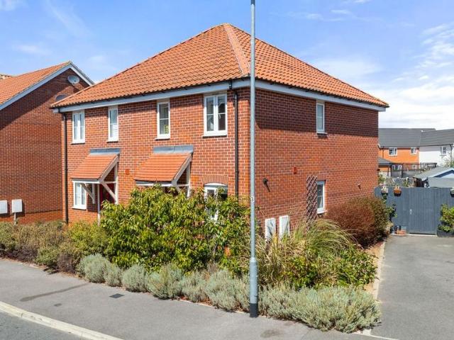 2 bedroom semi detached house for sale