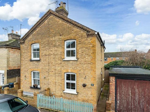 2 bedroom semi detached house for sale