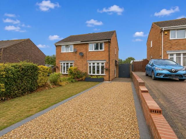 2 bedroom semi detached house for sale