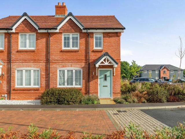 2 bedroom semi detached house for sale