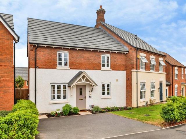 2 bedroom semi detached house for sale