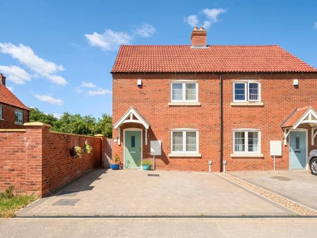 2 bedroom semi detached house for sale