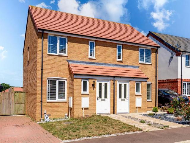 2 bedroom semi detached house for sale
