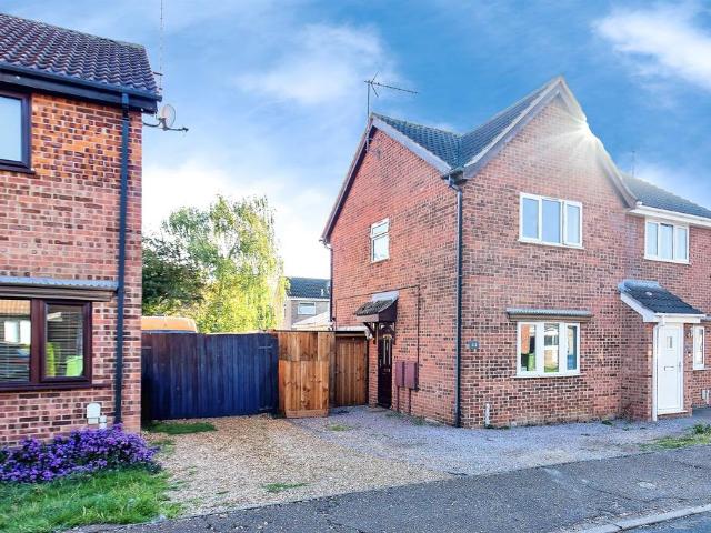 2 bedroom semi detached house for sale