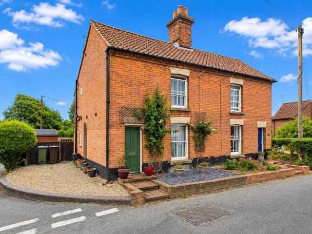 2 bedroom semi detached house for sale