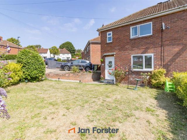 2 bedroom semi detached house for sale