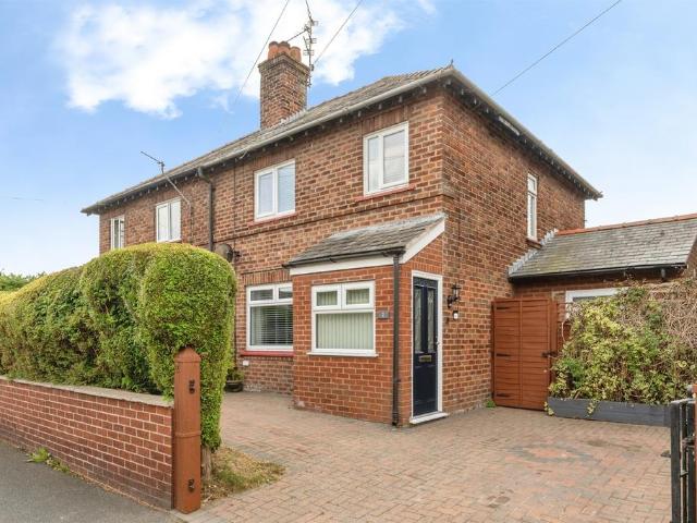 2 bedroom semi detached house for sale