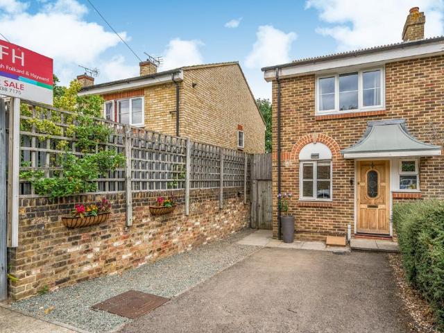 2 bedroom semi detached house for sale