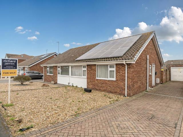 2 bedroom semi detached house for sale