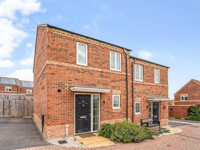 2 bedroom semi detached house for sale