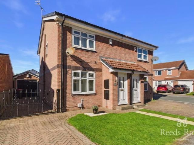 2 bedroom semi detached house for sale