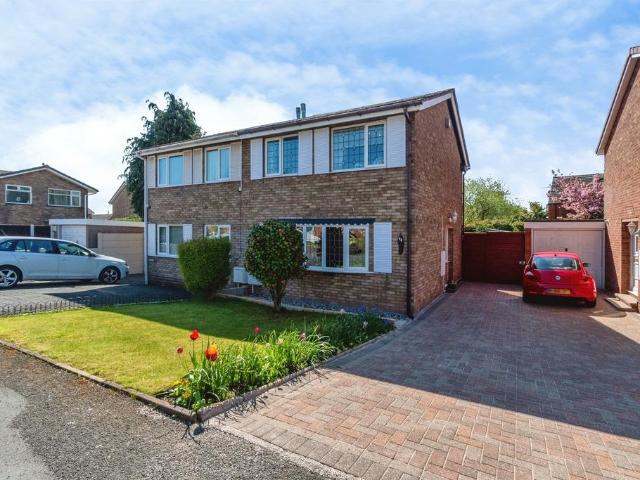 3 bedroom semi detached house for sale