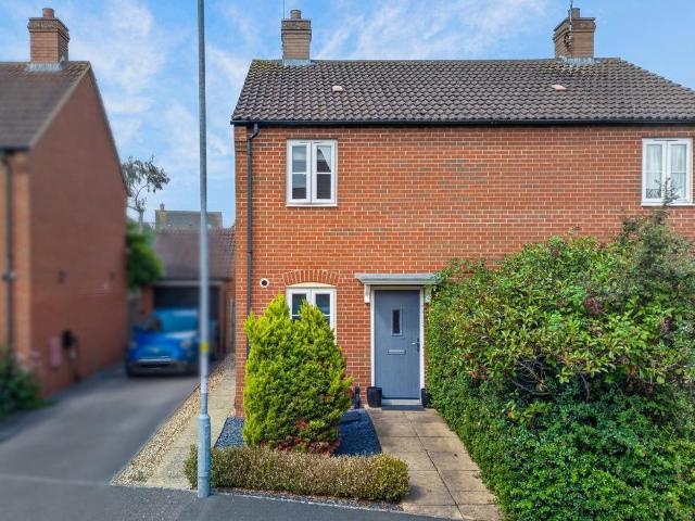 2 bedroom semi detached house for sale