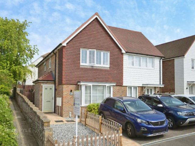 2 bedroom semi detached house for sale