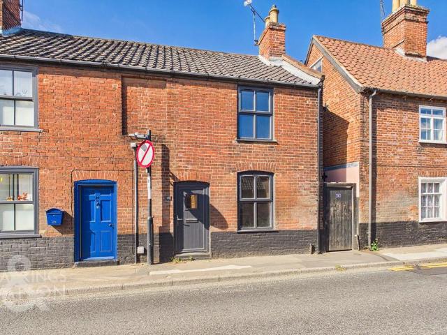 2 bedroom semi detached house for sale