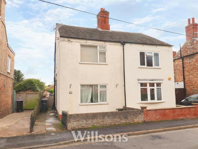 2 bedroom semi detached house for sale