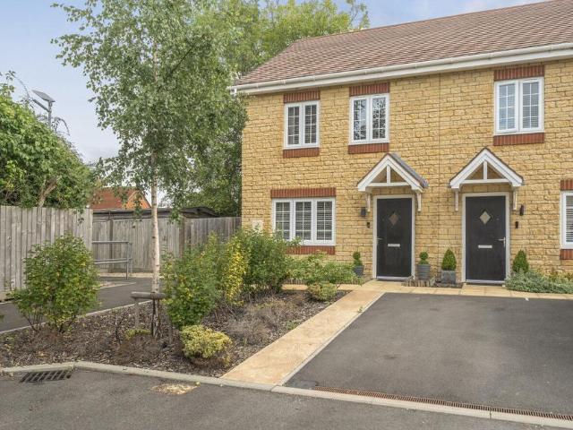 2 bedroom semi detached house for sale