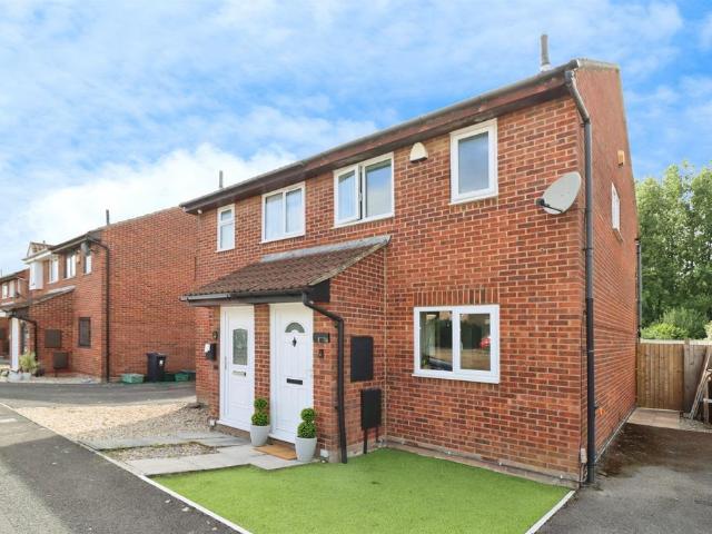 2 bedroom semi detached house for sale