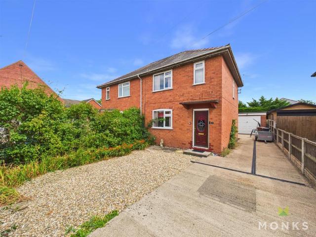 2 bedroom semi detached house for sale