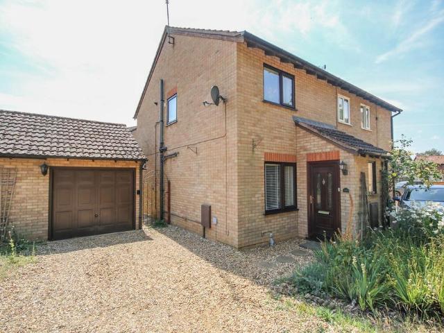 2 bedroom semi detached house for sale