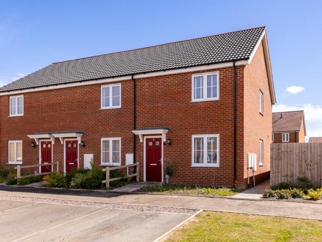 2 bedroom semi detached house for sale