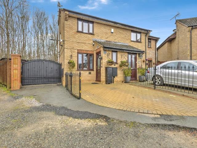 2 bedroom semi detached house for sale