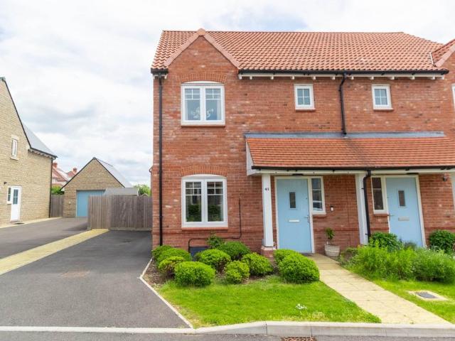 2 bedroom semi detached house for sale