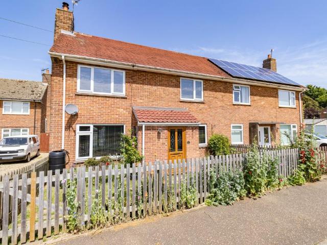 2 bedroom semi detached house for sale