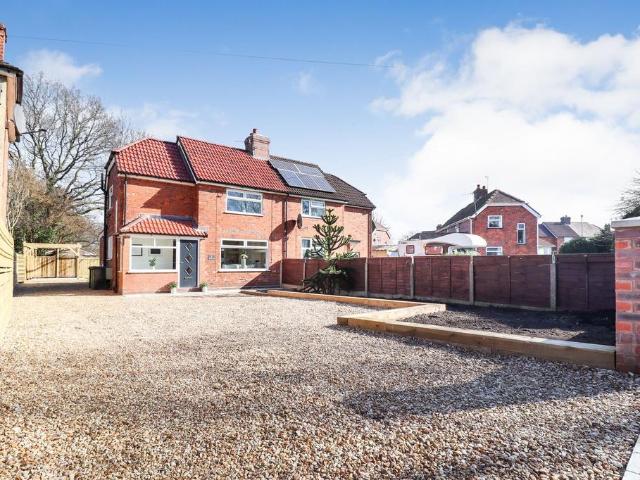 2 bedroom semi detached house for sale