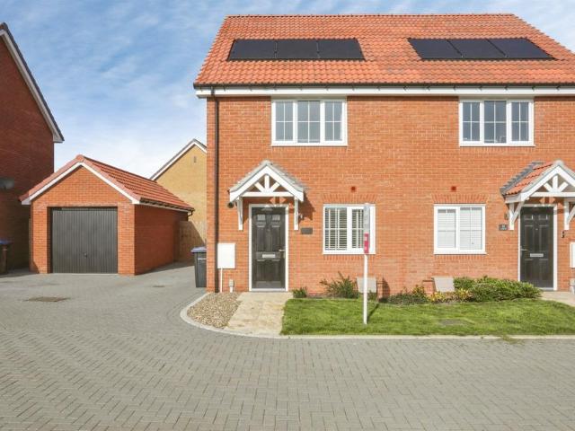 2 bedroom semi detached house for sale
